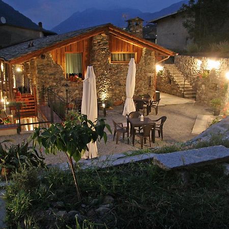 Ostello Del Castello Tirano Zewnętrze zdjęcie