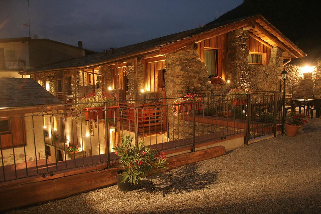Ostello Del Castello Tirano Zewnętrze zdjęcie