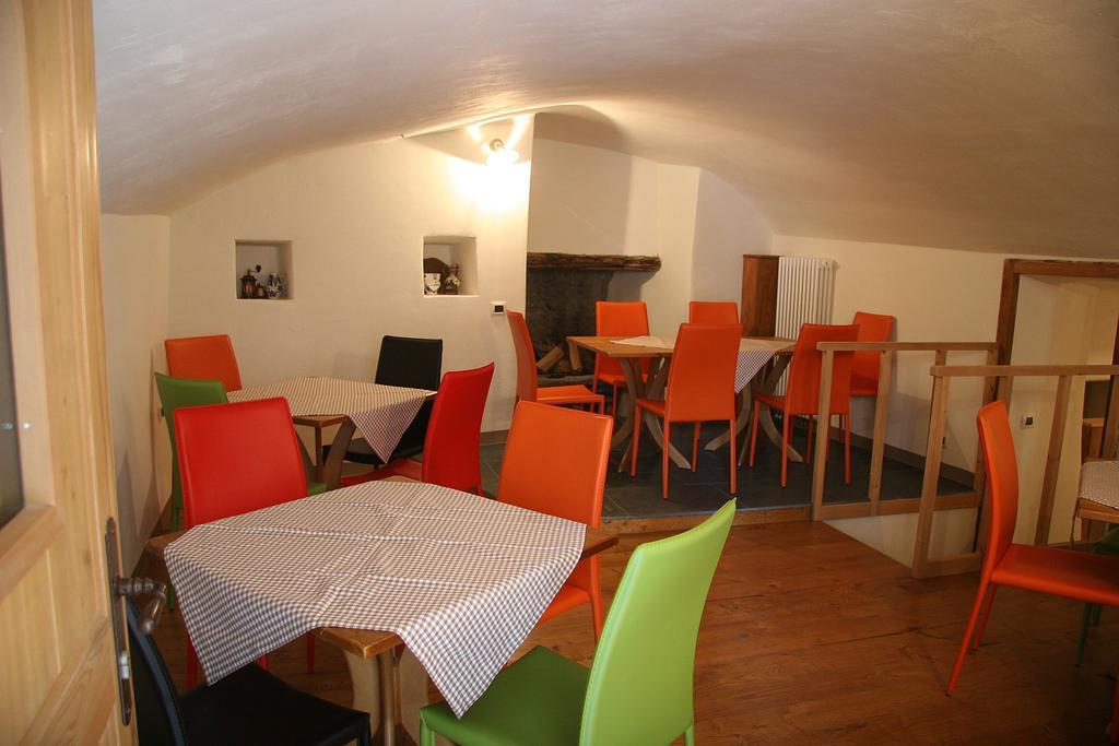 Ostello Del Castello Tirano Zewnętrze zdjęcie