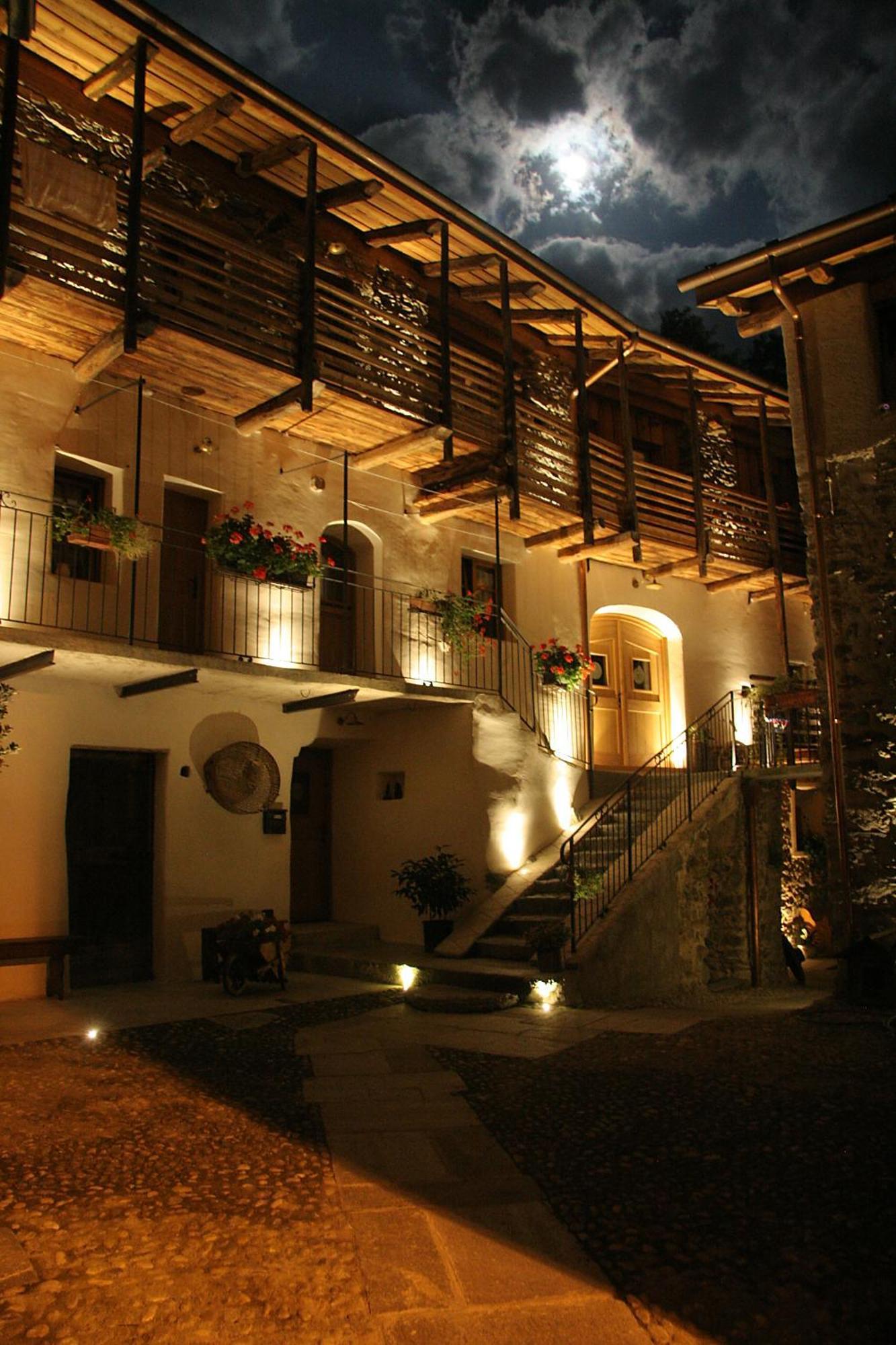 Ostello Del Castello Tirano Zewnętrze zdjęcie
